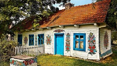 Ngôi làng cổ tích ngập tràn sắc hoa ở Ba Lan