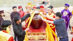 Độc đáo nghi thức rước nước'Cấp thủy' tại Lễ hội đền Xã Tắc