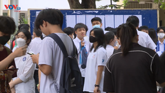 Hà Nội: Hơn 110.000 thí sinh tập trung làm thủ tục dự thi vào lớp 10 THPT 2023