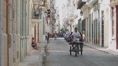 Cuba hạn chế giao dịch tiền mặt 
