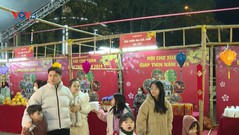 Nhiều sản phẩm truyền thống được bán tại Hội chợ Xuân Giáp Thìn tỉnh Hưng Yên