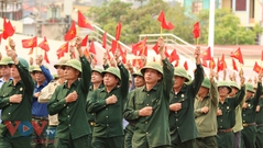 Hơn 6.400 người đội nắng, miệt mài tập luyện diễu hành tại Điện Biên