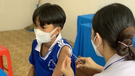 Sở Y tế TP.HCM thông tin về lô vaccine COVID-19 tiêm cho trẻ bị cho là hết hạn