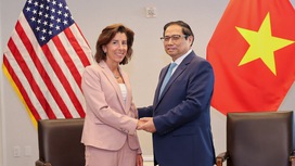 Thủ tướng Phạm Minh Chính tiếp Bộ trưởng Thương mại Hoa Kỳ Gina Raimondo