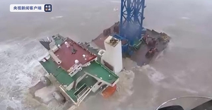 Trung Quốc phát hiện 12 thi thể nghi là của vụ chìm cần cẩu nổi do bão Chaba