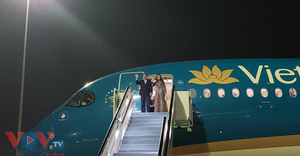Thủ tướng và Phu nhân đến Dubai bắt đầu chuyến công tác tham dự Hội nghị COP28