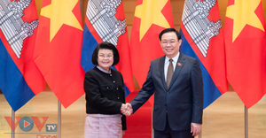 Chủ tịch Quốc hội Vương Đình Huệ hội đàm với Chủ tịch Quốc hội Campuchia