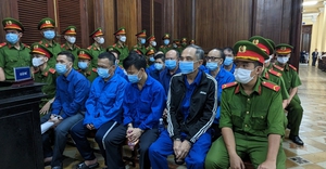 Hàng loạt cán bộ thuế, hải quan TP.HCM hầu tòa trong vụ Thuduc house