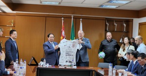 Thủ tướng Phạm Minh Chính thăm Câu lạc bộ bóng đá hàng đầu Brazil