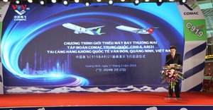 Cận cảnh hai tàu bay thương mại nội địa Trung Quốc tại Việt Nam