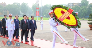 Lãnh đạo Đảng, Nhà nước vào Lăng viếng Chủ tịch Hồ Chí Minh và dâng hương tại Đài Tưởng niệm Bắc Sơn