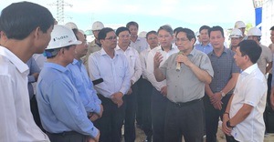 Thủ tướng kiểm tra dự án giao thông trọng điểm trên địa bàn tỉnh Khánh Hòa, Phú Yên, Bình Định