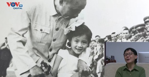 Kỷ niệm sinh nhật Bác: Miền ký ức thiêng liêng của cô bé Trung Quốc được chụp ảnh với Bác Hồ