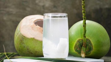 Nước dừa không kết hợp được với thực phẩm nào?