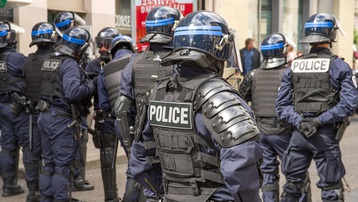 3 cảnh sát Pháp bị cáo buộc hành xử thô bạo với một người dân da màu