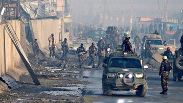 Đột kích căn cứ chính phủ Afghanistan trong đêm, 51 lính Taliban mất mạng