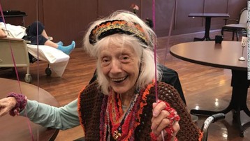 Cụ bà 102 tuổi bị "tử thần" Covid-19 bỏ quên đến 2 lần