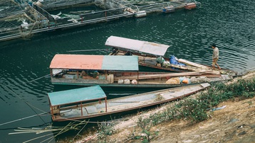 Cuộc sống của những đứa trẻ ven lòng hồ thủy điện Sơn La