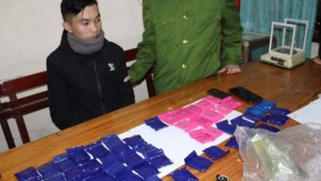 Công an Nghệ An mật phục bắt gã trai vận chuyển ma túy 'khủng' trong đêm