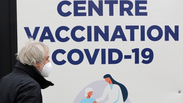 Pháp phấn đấu đến cuối tháng 1 có 1 triệu dân được tiêm vaccine