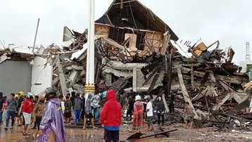Động đất ở Indonesia: Số người chết tiếp tục tăng, cảnh báo dư chấn