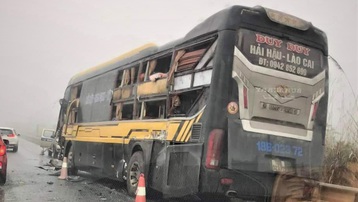 Yên Bái: Xe tải và xe khách va chạm trên cao tốc, không có thương vong