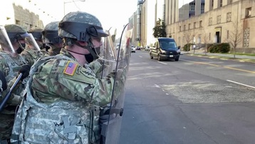 12 thành viên Vệ binh Quốc gia bị loại khỏi lực lượng bảo vệ lễ nhậm chức Tổng thống Mỹ
