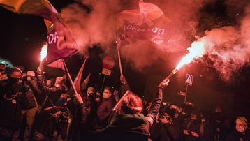 Ba Lan: Hàng trăm nghìn người biểu tình phản đối lệnh cấm phá thai