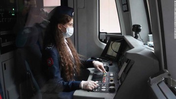 Lần đầu tiên sau hơn 40 năm, Nga có phụ nữ làm lái tàu điện ngầm