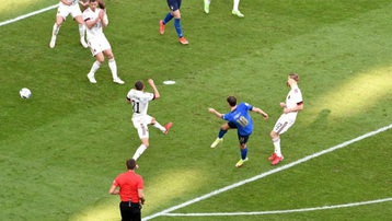Kết quả Italia 2-1 Bỉ: 3 lần được khung gỗ cứu thua, Italia lại khiến Bỉ ôm hận