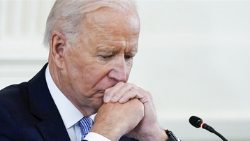 Người ủng hộ Tổng thống Biden giảm mạnh sau loạt khủng hoảng
