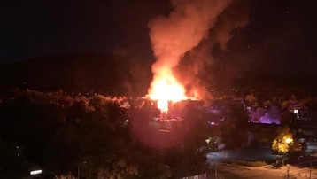 Mỹ: Cháy lớn thiêu rụi chung cư cao cấp ở bang Colorado