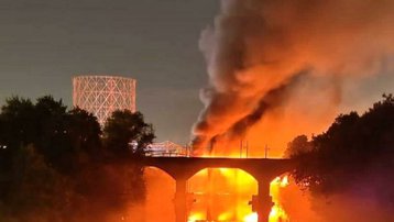 Cháy dữ dội hủy hoại 'Cầu Sắt' biểu tượng của Rome