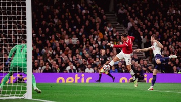 Kết quả Tottenham 0-3 MU: Song sát Ronaldo - Cavani tỏa sáng