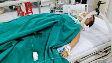 Lào Cai: Gần 20 học sinh ngộ độc sau khi ăn quả Hồng Châu, một trẻ tử vong