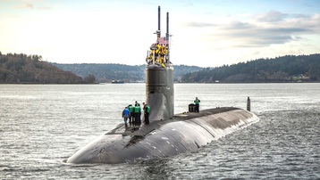 Tàu ngầm hạt nhân Mỹ va chạm 'vật thể lạ' ở Biển Đông, 11 người bị thương