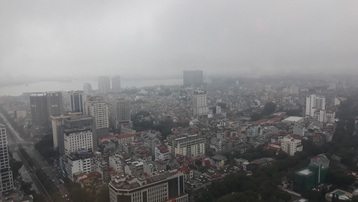 Không khí tại Hà Nội chuyển biến xấu, người dân hạn chế ra ngoài trời