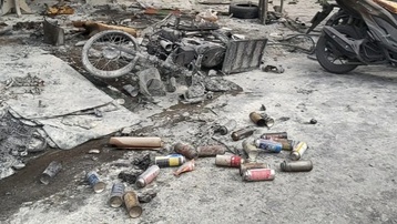 Hàng chục bình gas mini phát nổ văng vào nhà dân, nhiều tài sản 'cháy oan'