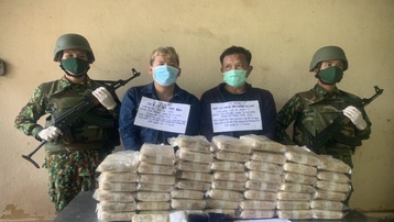 Quảng Bình: Bắt 2 đối tượng vận chuyển ma tuý xuyên quốc gia, thu giữ hàng trăm nghìn viên ma túy tổng hợp