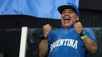 Tròn 1 năm Maradona về với Chúa, cái chết của ông vẫn là bài toán vô nghiệm