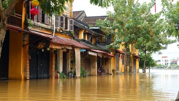 Quảng Nam: Thủy điện xả lũ, phố cổ Hội An lại ngập sâu