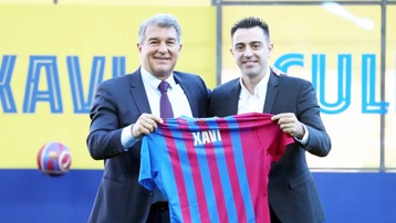 HLV Xavi nhắc về Messi trong ngày ra mắt Barca