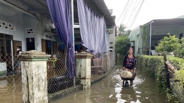 Mưa lũ gây ngập lụt diện rộng ở các tỉnh miền Trung, 9 người thiệt mạng