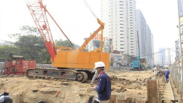 Chùm ảnh: Công nhân hối hả thi công hầm chui Lê Văn Lương gần 700 tỉ đồng