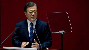 Tăng cường siết chặt phòng dịch Covid-19, Tổng thống Hàn Quốc xin lỗi người dân 