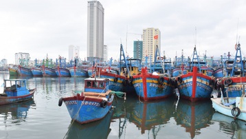 Các tỉnh miền Trung nghiêm cấm tàu thuyền ra khơi, chủ động phòng tránh bão RAI