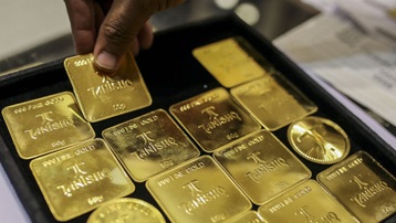 Giá vàng ngày 27/12: Vàng, USD diễn biến trái chiều