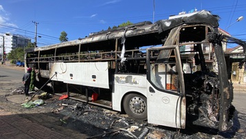 Cháy xe khách ở Đắk Nông, nhiều hành khách thoát nạn
