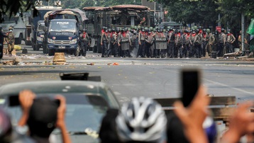 Myanmar: 5 người chết sau khi ô tô quân sự lao vào đoàn biểu tình