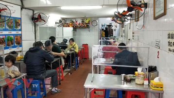 Nhà hàng, quán ăn ở Hà Nội đồng loạt thực hiện giãn cách phòng, chống dịch Covid-19